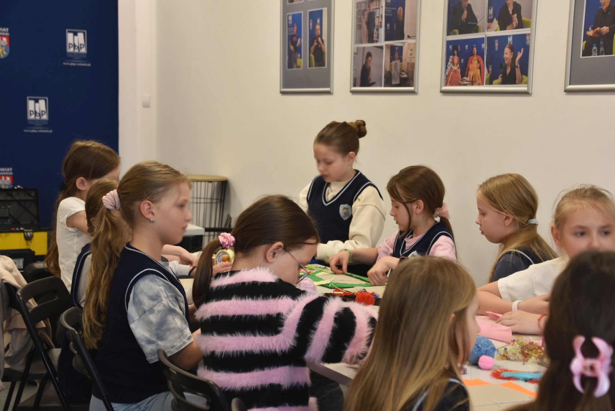 14 maja 2026 roku w ramach Tygodnia Bibliotek odbyły warsztaty z tworzenia pamiętników, które poprowadziła Magdalena Flaga.